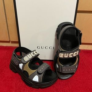 New Auth Gucci Men LOGO Sandals Gucci 6 or 7US